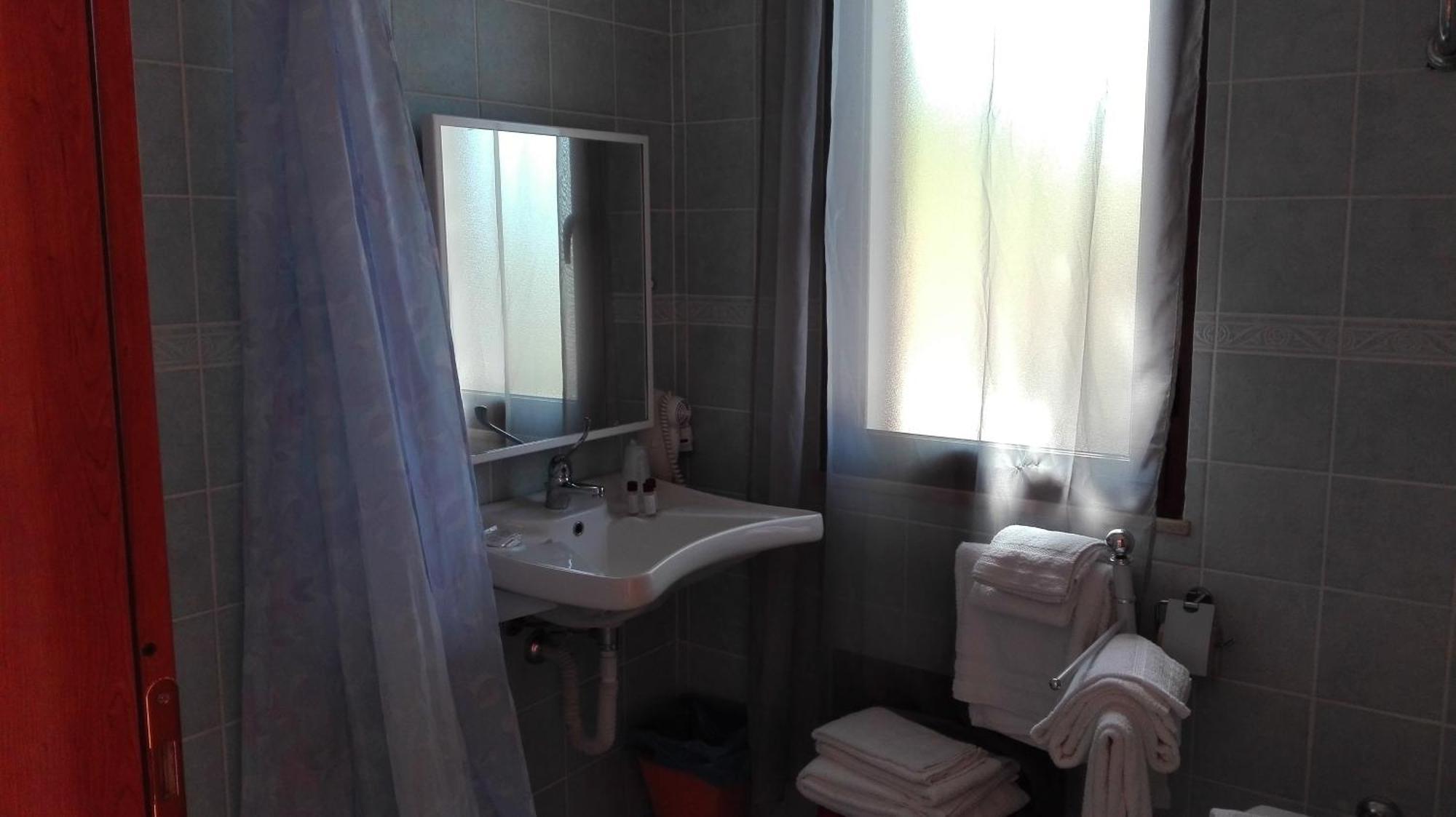 Hotel Bellavista S'Archittu Habitación foto