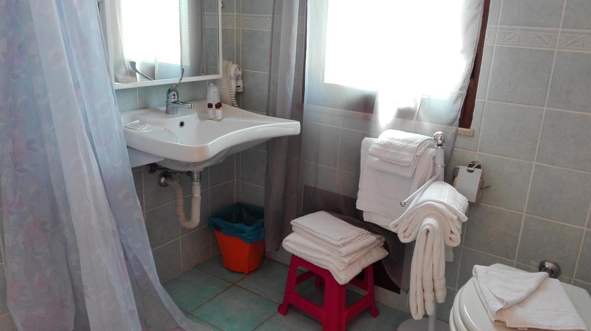 Hotel Bellavista S'Archittu Habitación foto